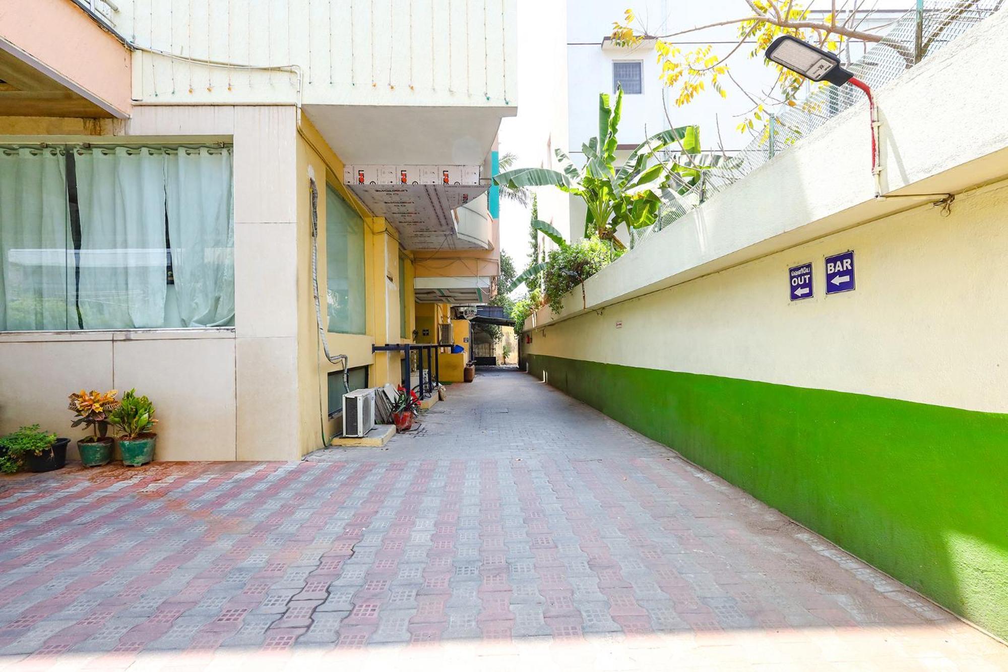 Fabhotel Prime Mahalaya Residency - Nr International Airport